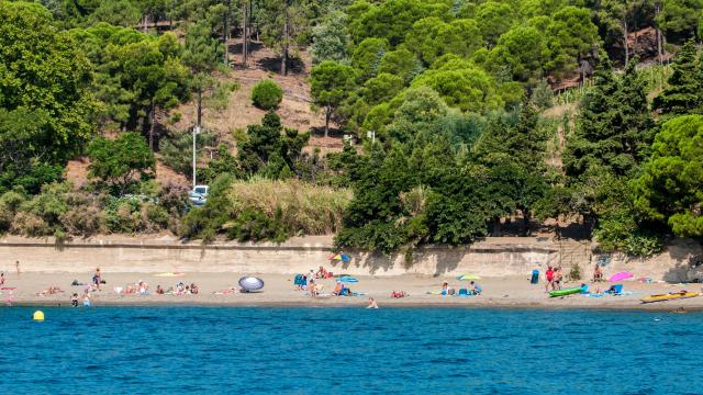 Banyuls sur mer dans les Pyrénées-Orientales vu de la mer